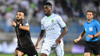 الأهلي السعودي يتحدى الشباب في صراع مثير بين القمة والقاع