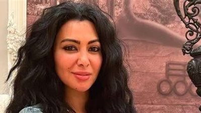 ميرهان حسين تروج لدورها في مسلسل ”أمير العوامري”