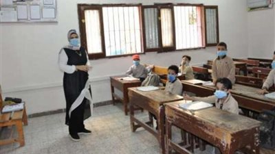 خاص| معلمي الحصة يروون تفاصيل معاناتهم في العمل : ”بنقبض 20 جنيه ”