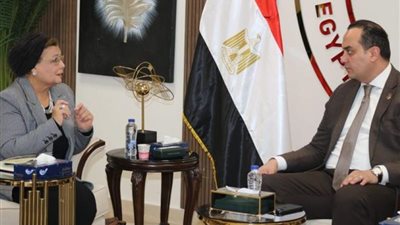 رئيس الرعاية الصحية يشيد بمبادرة الألف الذهبية لتنمية الأسرة المصرية