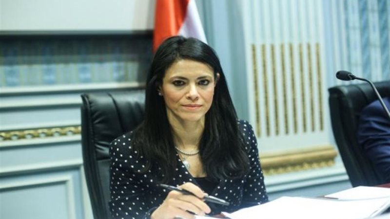 وزيرة السياحة