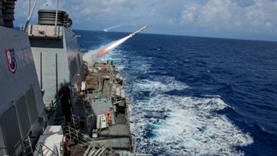 عاجل..روسيا تمنع المدمرة الأمريكية”جون ماكين” من انتهاك حدودها