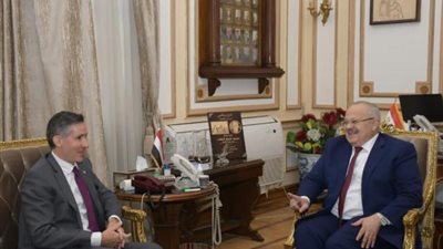 رئيس جامعة القاهرة يستقبل مدير المكتب الإقليمي للوكالة الجامعية الفرنكوفونية بالشرق الأوسط لبحث سبل التعاون المشترك