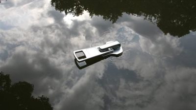 يشبه «قفل السوستة».. كل ما تريد معرفته عن أغرب قارب في العالم