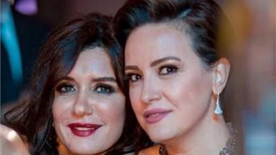 ريهام عبدالغفور وغادة عادل مع يسرا في ”ليلة العيد”