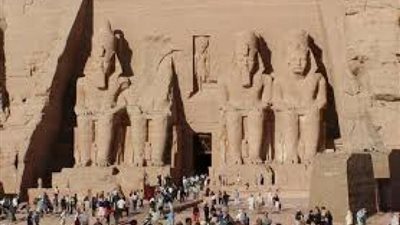 الإفتاء تكشف حكم السفر للأقصر و أسوان لزيارة المعابد والمقابر الفرعونية