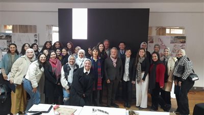 طالبات الجامعة الألمانية بالقاهرة يشاركن في تصميم منشأت النادى السويسرى
