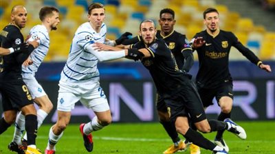 برشلونة يهزم دينامو كييف ويتأهل لدور الـ16 في دوري الأبطال