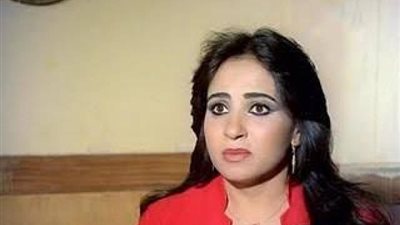وقع في حبها نيازي مصطفي واتهمت بقتله بسبب زواجهما العرفي.. تم تبرئتها لانها ”بنت بنوت”.. حكايات في حياة مني إسماعيل