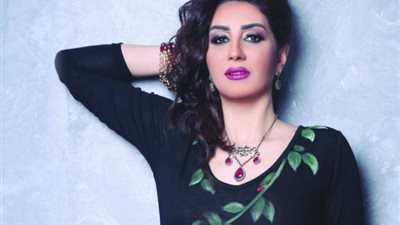 وفاء عامر تحتفل بعيد ميلاد شيما الحاج (فيديو)