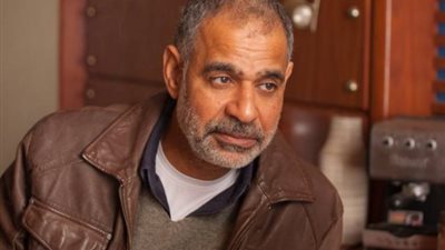 محمود البزاوي يستعيد ذكريات الشباب بصورة نادرة