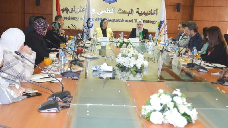 اجتماع لنقل تجربة