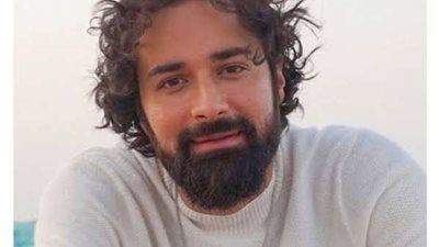 أبرزهم الملحد والمنبر.. أحمد حاتم يتحدث عن تفاصيل أعماله الفنية