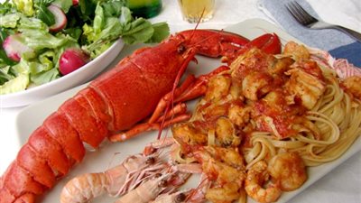 ”أكلة الأستاكوزا”.. التي قضت علي مستقبل وزير وزوجته عضوة البرلمان