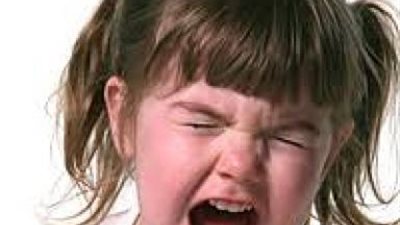 نصائح للوالدين بأفضل وسائل للسيطرة على ”عصبية” الأطفال