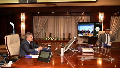 بالتعاون مع الخط الملاحي الإيطالي.. قناة السويس تبحث إقامة مشروعات لوجيستية و بحرية تخدم التجارة العالمية