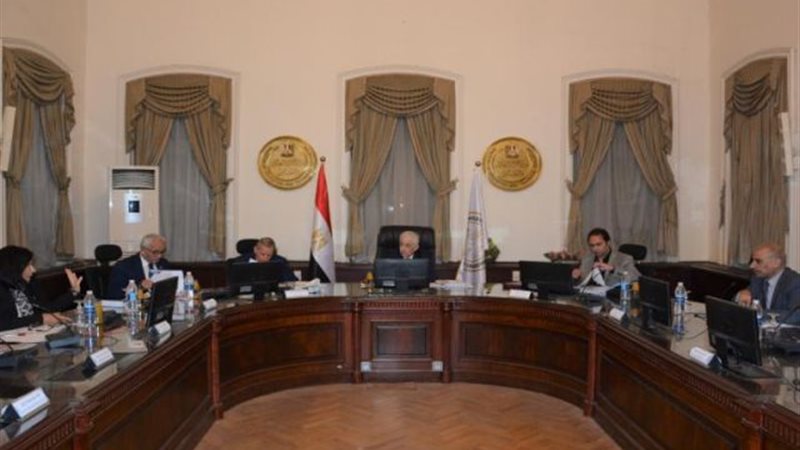 اجتماع الوزير بأكاديمية