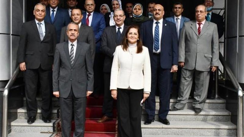 جانب من زيارة الوزيرة