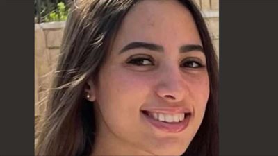 حسناء تقفز من سيارة على طريق السويس.. والسائق: «متحرشتش بيها».. صور