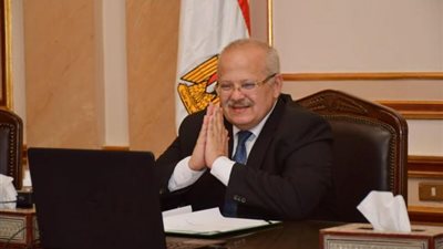 رئيس جامعة القاهرة يحذر من تجاهل الإجراءات الوقائية لمواجهة كورونا