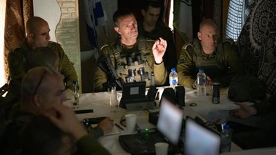 23 ألف شخص.. إذاعة الاحتلال تبث نبأ عاجل لسكان هذه المدينة بالمغادرة فوراً الليلة