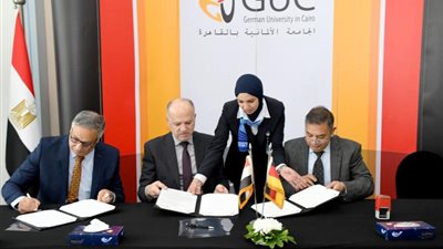 بروتوكول تعاون بين صيدلة الجامعة الألمانية بالقاهرة ومستشفى مصر للطيران (صور)