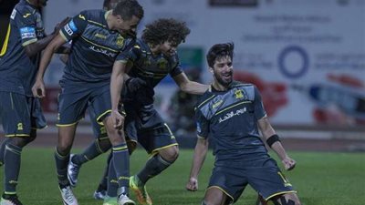 نادي الاتحاد السعودي يطرح قمصان لاعبيه في مزاد