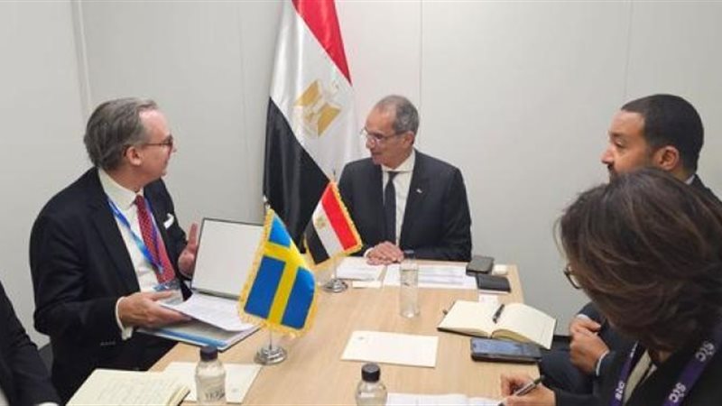 لقاء وزير الاتصالات
