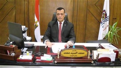 مدير تعليم قنا يتفقد أعمال القوافل التعليمية بنجع حمادى