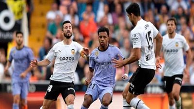 الريال يشعل الدوري الإسباني بتعادله أمام فالنسيا في الجولة الـ27