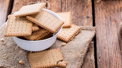 «زي المطاعم».. أسهل طريقة لعمل بسكويت الشاي