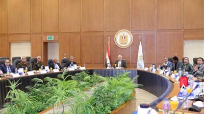 وزير التعليم العالي: الدولة تهتم بربط البحث العلمي بالصناعة