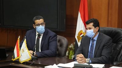 وزير الرياضة يبحث مع مسئولي المالية و الكاف سبل تفعيل إتفاقية مقر الكاف بالقاهرة
