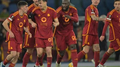 روما يسحق برايتون برباعية نظيفة في الدوري الأوروبي