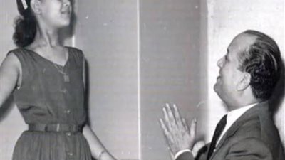 صور نادرة تجمع هالة فاخر بوالدها في ذكرى ميلاده