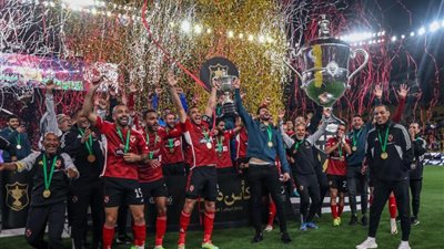 الأهلي يقهر الزمالك بثنائية ويتوج بطلا لـ كأس مصر