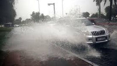 كيف تقود سيارتك لاثناء المطر وفصل الشتاء بأمان؟