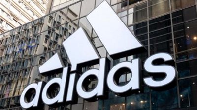 1000 يورو منحة كورونا لكل موظف .. أديداس تمنح عمالها لقاح للصبر  علي الوباء