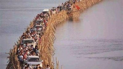 حكاية أغرب جسر في العالم.. يُهدم ويٌبنى كل عام