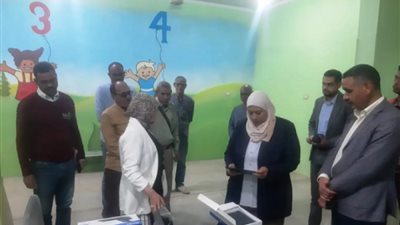 نائب محافظ أسوان تقوم بتفقد مشروع مركز التعليم المجتمعى في نهضة كيما