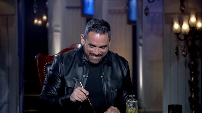 اليوم.. أمير كرارة ضيف أولى حلقات برنامج حبر سري (صور)