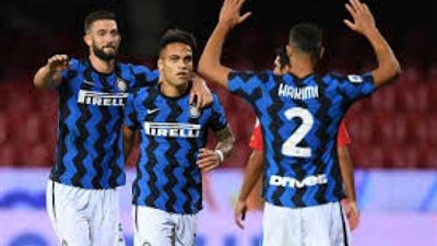 إنتر ميلان يهزم مونشنجلادباخ(3_2) ويشعل مجموعة ريال مدريد