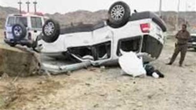 إصابة 4 أشخاص في حادث انقلاب سيارة أعلى صحراوي الصف