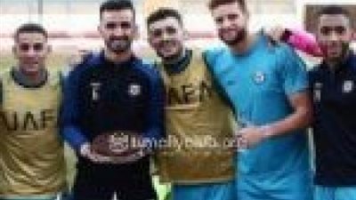 لاعبو الإسماعيلي يحتفلون بعيد ميلاد دونجا على هامش المران