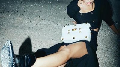 شاهد.. سلمى أبو ضيف تثير الجدل بفستان أسود جريء