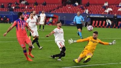 سوبر هاتريك جيرو يقود تشيلسي لاكتساح إشبيلية برباعية في دوري الأبطال