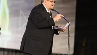 تفاصيل حفل افتتاح الدورة 42 لمهرجان القاهرة السينمائي.. منى زكي تكشف تأثرها بفيلم ”اللعب مع الكبار”.. وتفاعل كبير مع أغنية ”الدنيا فيلم” لتامر حسني