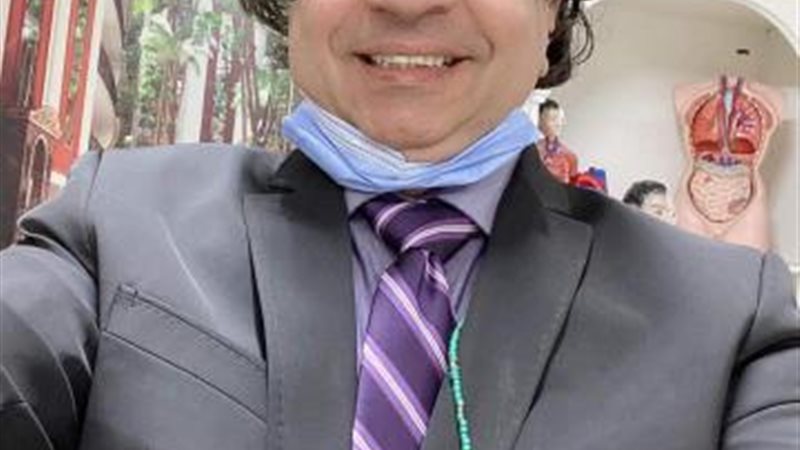 الأستاذ الدكتور