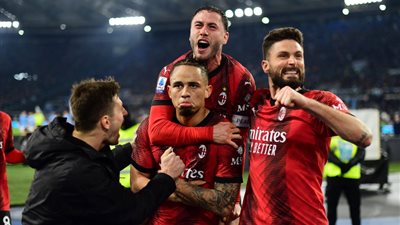 ميلان يتأهل إلي ربع نهائي الدوري الأوروبي بالفوز على سلافيا براج بثلاثية