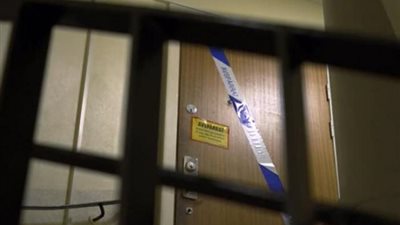 أم حبست إبنها في الشقة 28 عام.. الحكم القضائي عليها صادم جداً